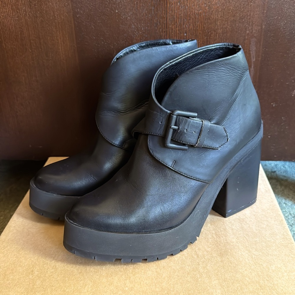 MIISTA Francesca Chunky Platform Black Leather Booties